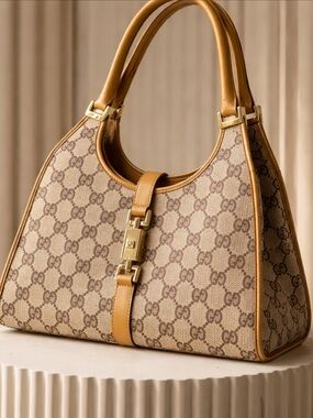 ❌🛑Price Drop ❌Authentic Gucci Jacquie GG Canvas Handbag.
